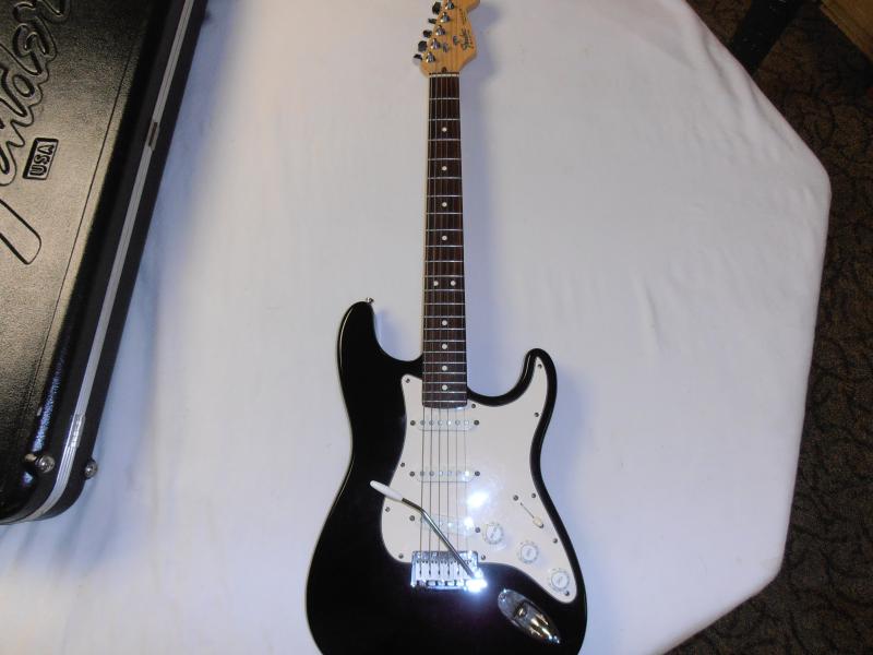 Black FENDER Stratocaster All Original Mint
